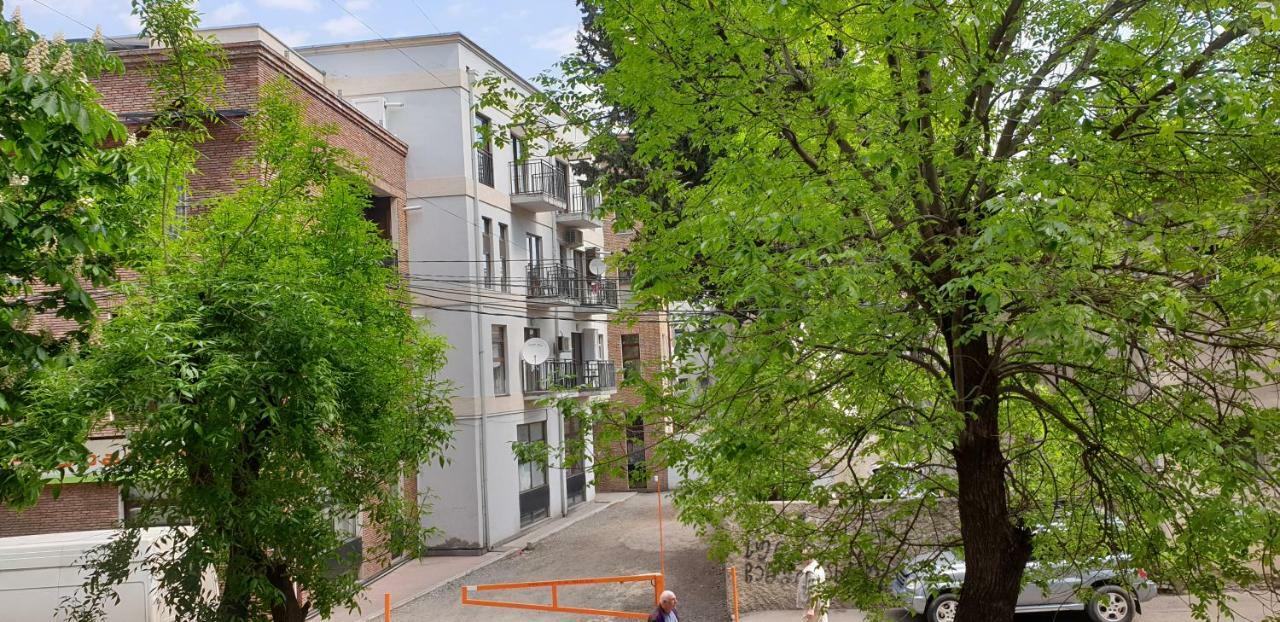 Nino'S Hotel On Tsamebuli Tbilisi Exterior photo